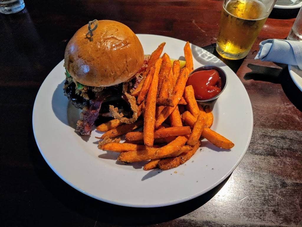 Scholars American Bistro and Cocktail Lounge | restaurant | 25 School St, Boston, MA 02108, USA | 6172480025 OR +1 617-248-0025