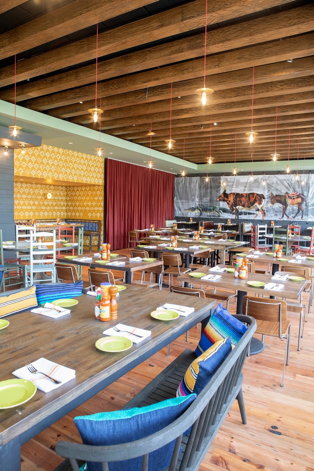 Dos Bocas | restaurant | 275 Baker St NW, Atlanta, GA 30313, USA | 4047048078 OR +1 404-704-8078