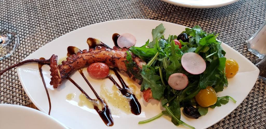 South Fin Grill | restaurant | 300 Father Capodanno Blvd, Staten Island, NY 10305, USA | 7184477679 OR +1 718-447-7679