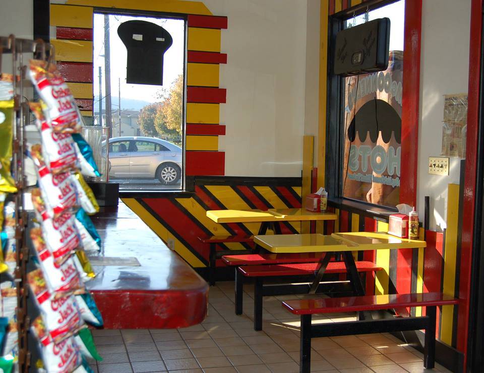 McConnells Hots | meal takeaway | 1138 Lake St, Elmira, NY 14901, USA | 6077334687 OR +1 607-733-4687