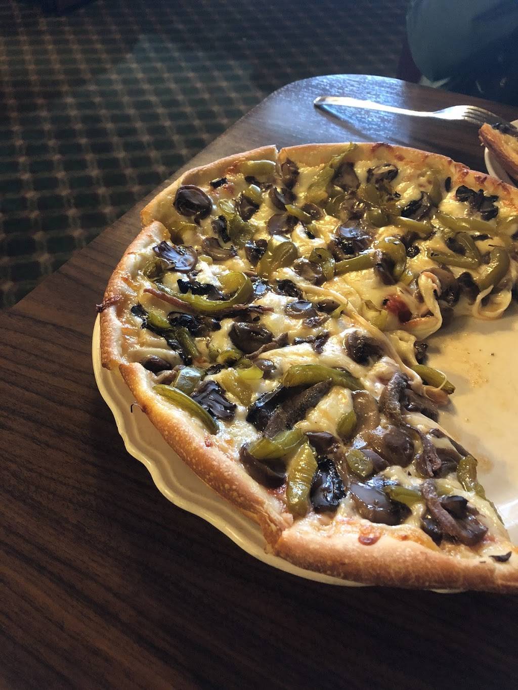 Farinacci Pizza | restaurant | 9385 Olde 8 Rd, Northfield, OH 44067, USA | 3304677919 OR +1 330-467-7919