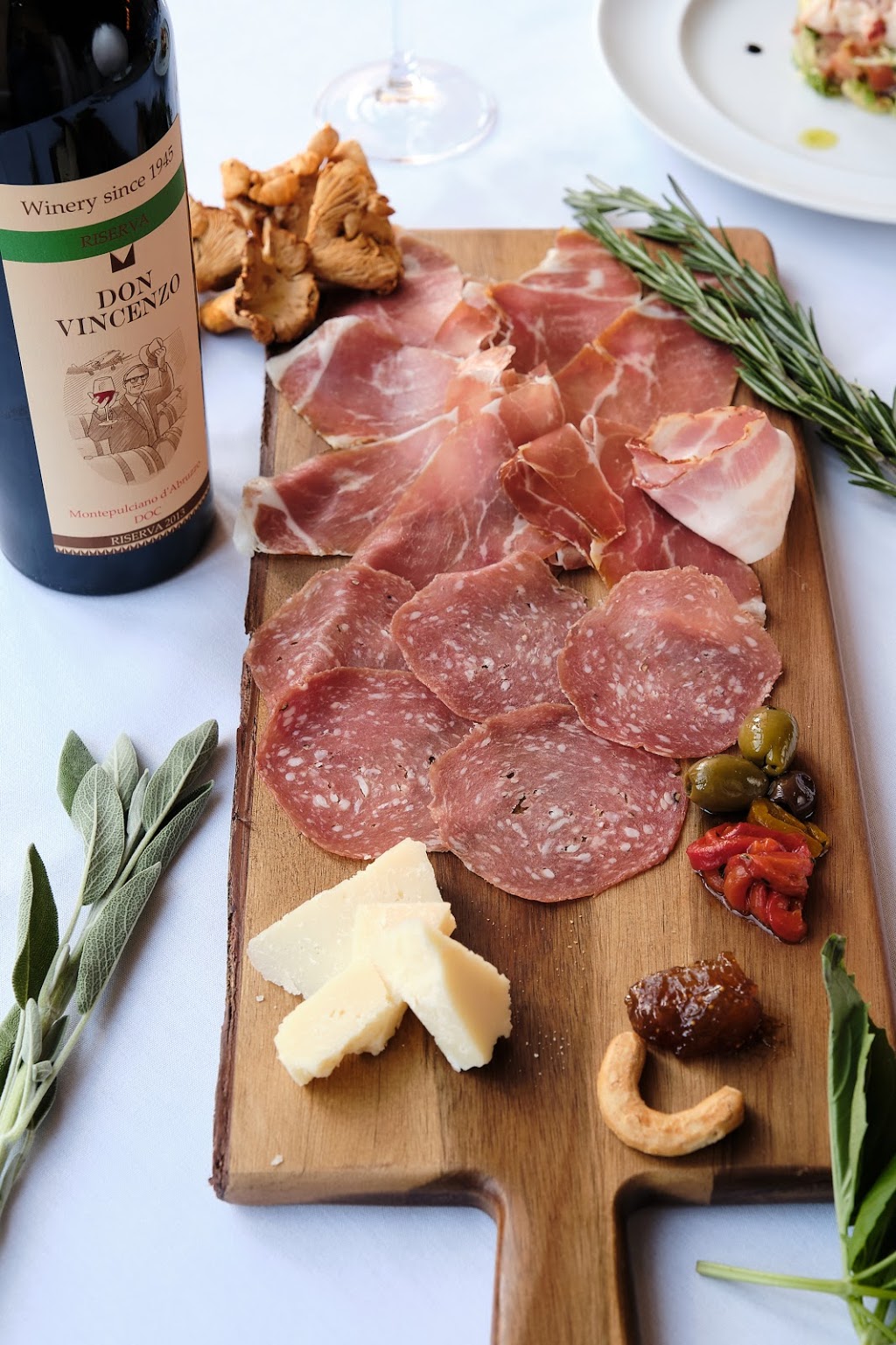 Vinotta | restaurant | 361 Moody St, Waltham, MA 02453, USA | 7813739128 OR +1 781-373-9128