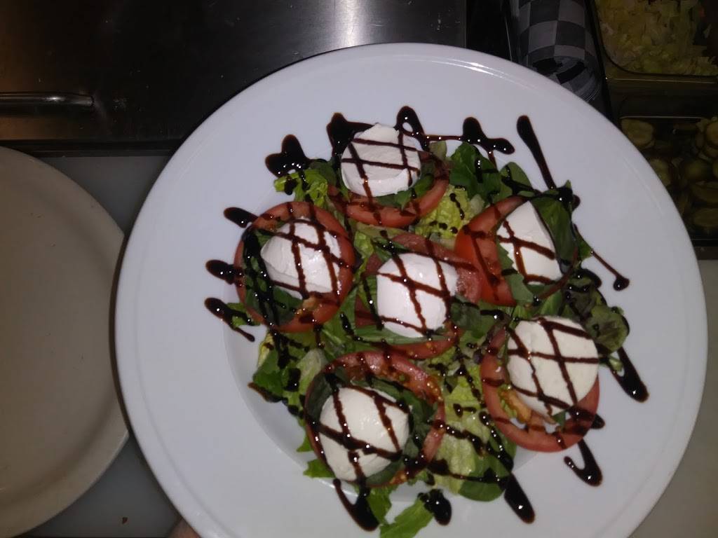 Buddys Pizza Pub | restaurant | 547 W Grove St, Middleborough, MA 02346, USA | 5089239196 OR +1 508-923-9196