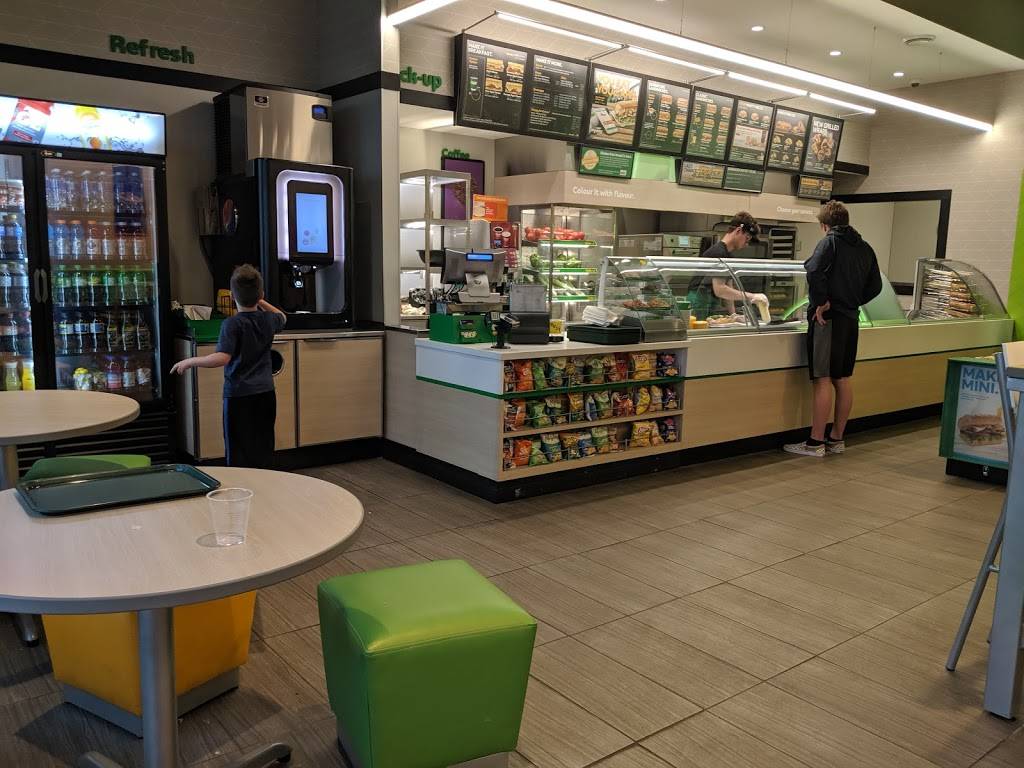 Subway | restaurant | 4434 Innes Rd RioCan Orleans Shopping Centre, Unit #1, Ottawa, ON K4A 4C5, Canada | 6138413782 OR +1 613-841-3782