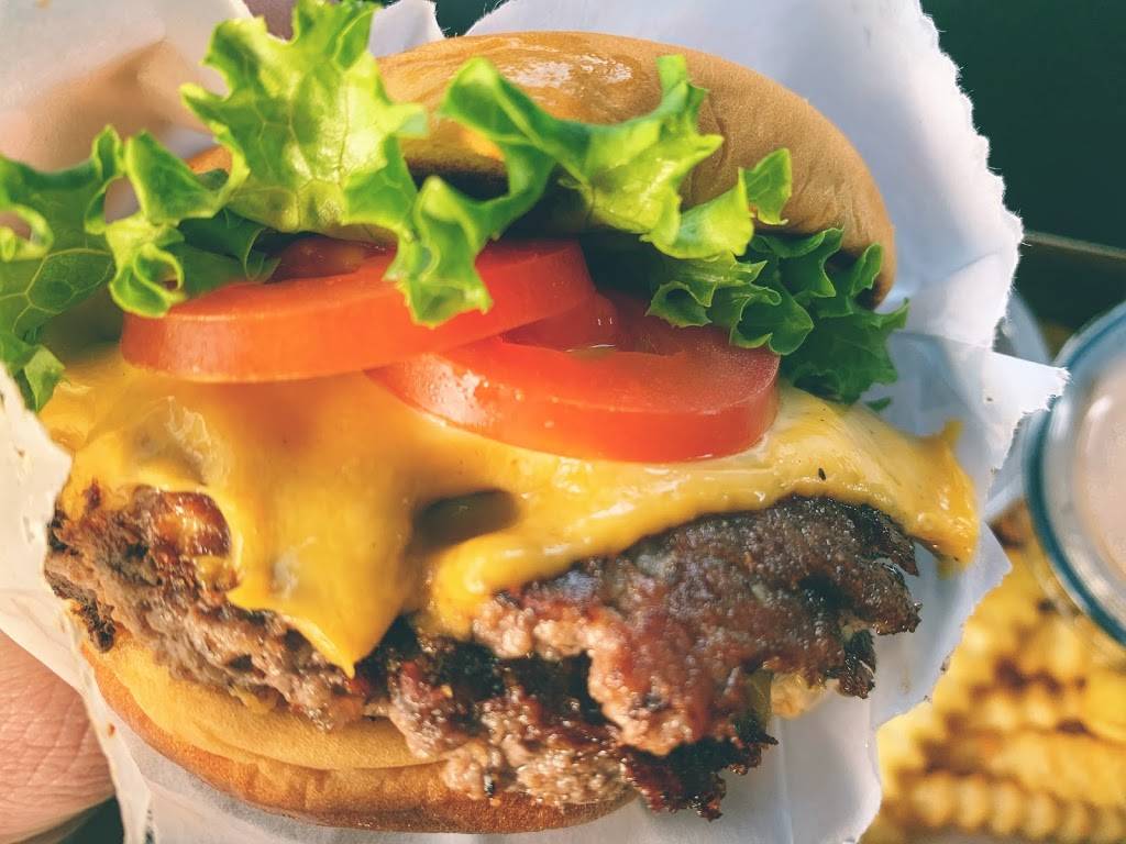 Shake Shack | restaurant | 1509 Park Central Dr #100, Highlands Ranch, CO 80129, USA | 7204521007 OR +1 720-452-1007