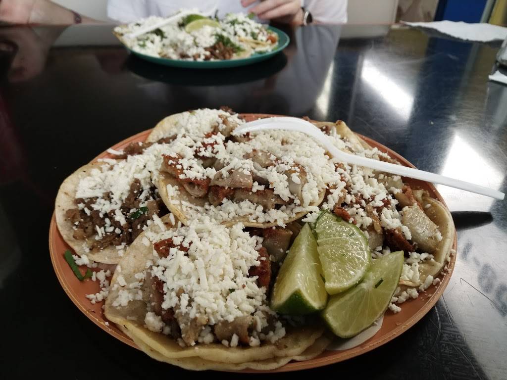 Tacos La Banqueta Puro DF | restaurant | 1021 E Pioneer Pkwy, Arlington, TX 76010, USA | 8174591122 OR +1 817-459-1122