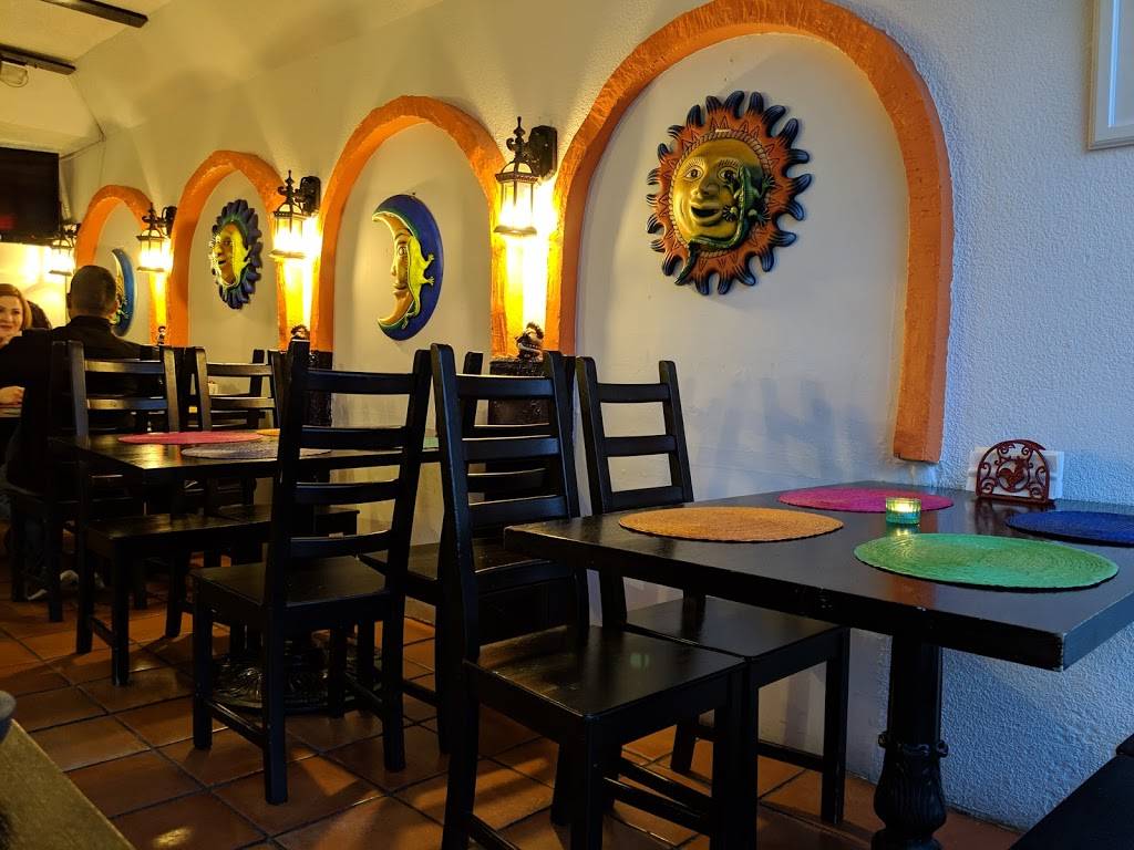 El Rincon Mexicano | restaurant | 653 St Clair Ave W, Toronto, ON M6C 1A7, Canada | 4166561059 OR +1 416-656-1059