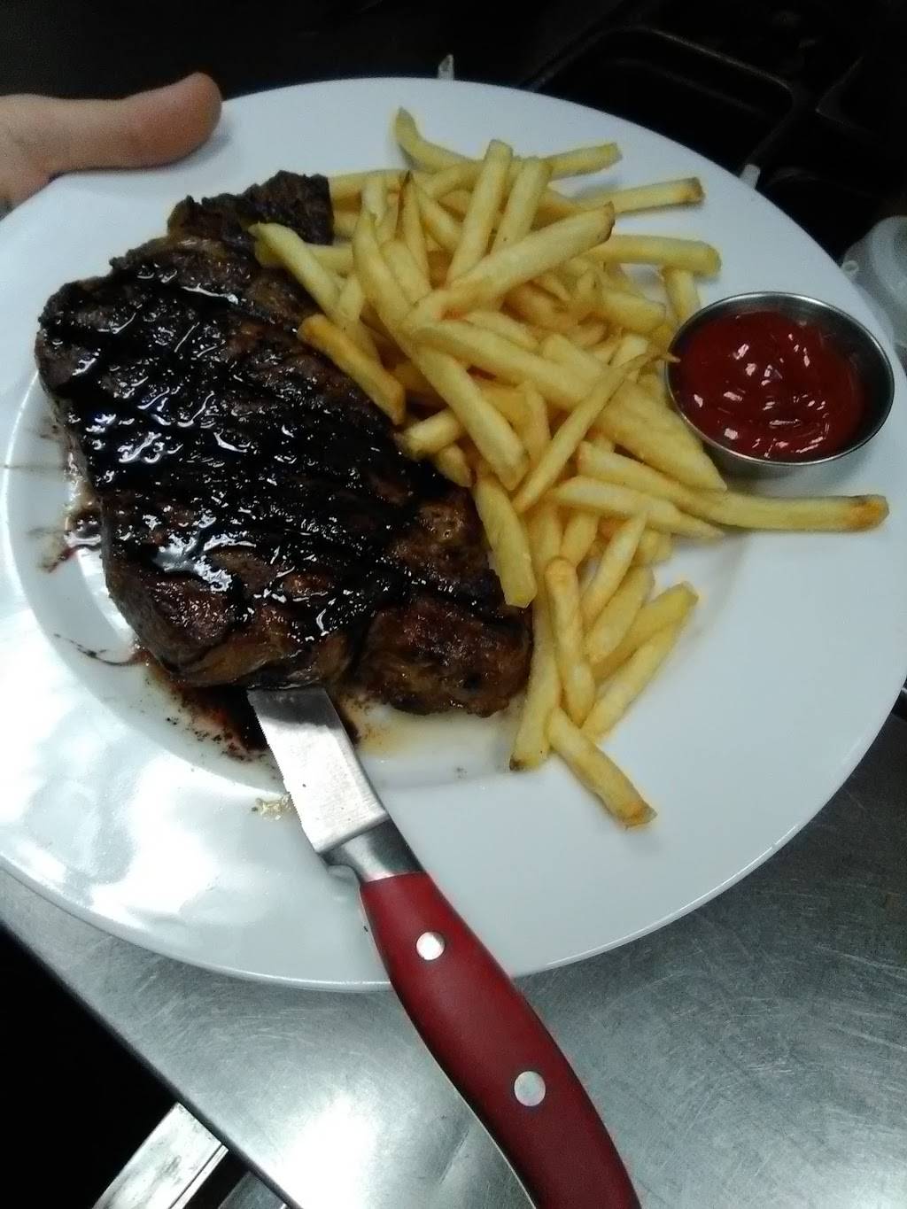 The Field Club | restaurant | 742 Polhemus Rd, San Mateo, CA 94402, USA | 6502359454 OR +1 650-235-9454