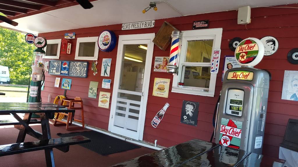 Jrs Dairy Sweet Drive Inn | restaurant | 1066 US-33, Wolflake, IN 46796, USA | 2606352045 OR +1 260-635-2045