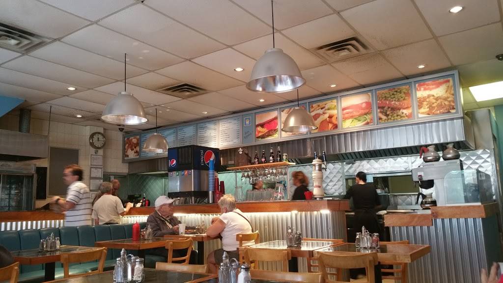 Casse Croute Normand | meal takeaway | 4826 Rue de Verdun, Verdun, QC H4G 1N1, Canada | 5144398285 OR +1 514-439-8285