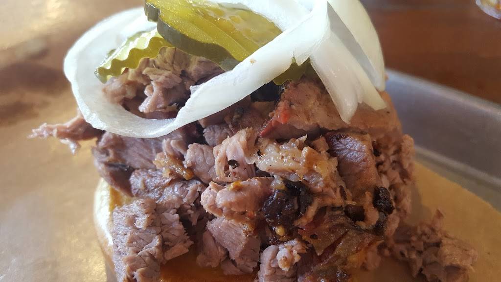 Dickeys Barbecue Pit | restaurant | 5125 Candlewood St, Lakewood, CA 90712, USA | 5627324013 OR +1 562-732-4013