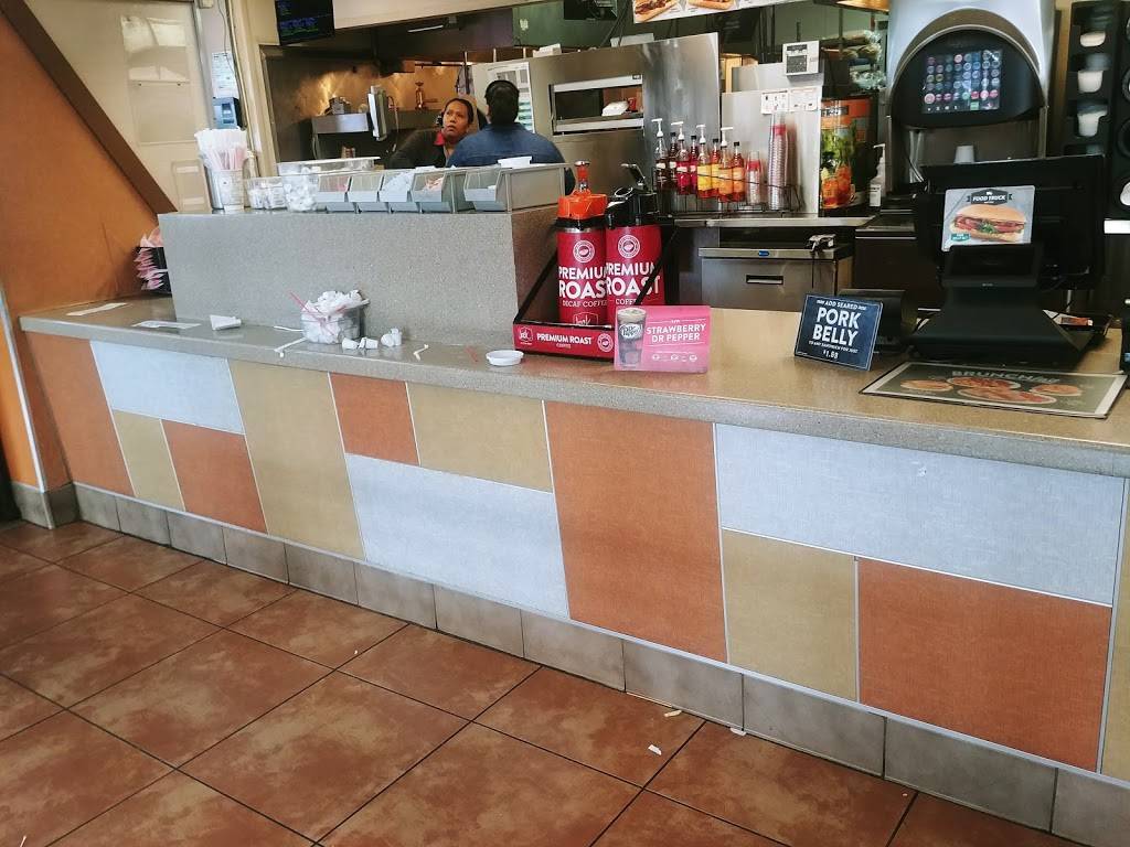 Jack in the Box | restaurant | 2424 E International Blvd, Oakland, CA 94601, USA | 5102611335 OR +1 510-261-1335