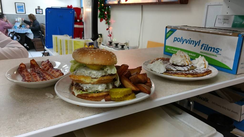 Gene & Steves Airport Diner | restaurant | 192 Hamilton St, Leominster, MA 01453, USA | 9787284473 OR +1 978-728-4473