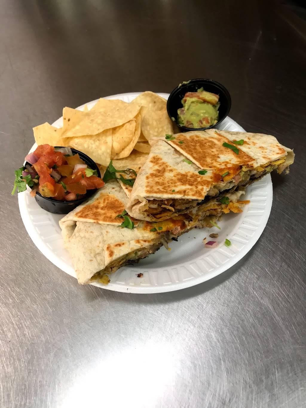 cj burrito | restaurant | 90 Jericho Turnpike, Mineola, NY 11501, USA | 5162439415 OR +1 516-243-9415