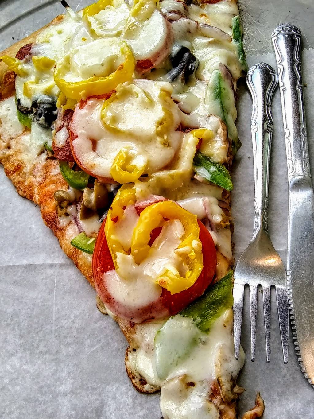 Fellinis Pizza | restaurant | 333 Commerce Dr, Decatur, GA 30030, USA | 4043700551 OR +1 404-370-0551