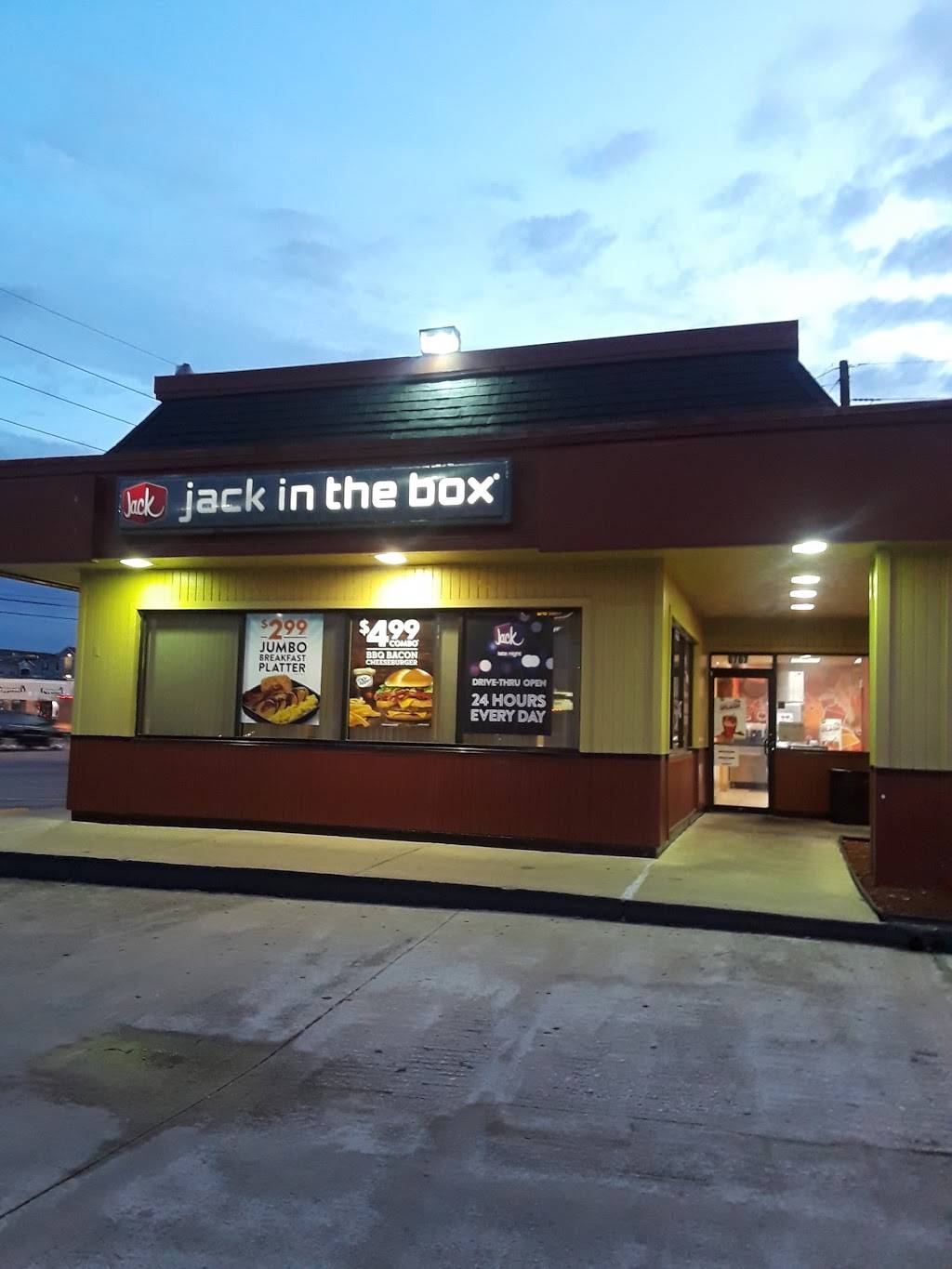 Jack in the Box | restaurant | 8767 S Main St, Houston, TX 77025, USA | 2815047520 OR +1 281-504-7520