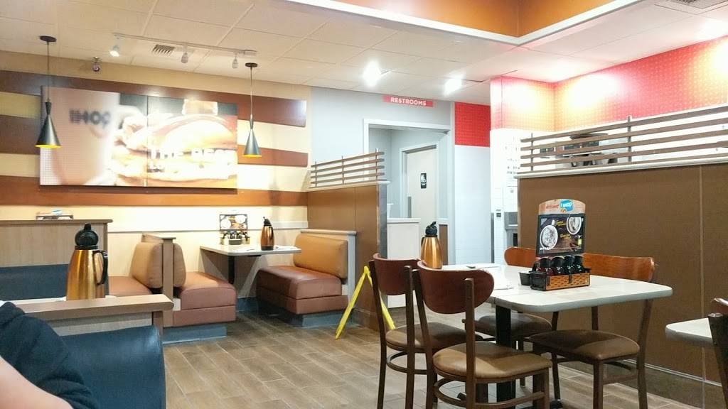 IHOP | bakery | 1421 Meadowview Rd, Sacramento, CA 95832, USA | 9164274467 OR +1 916-427-4467