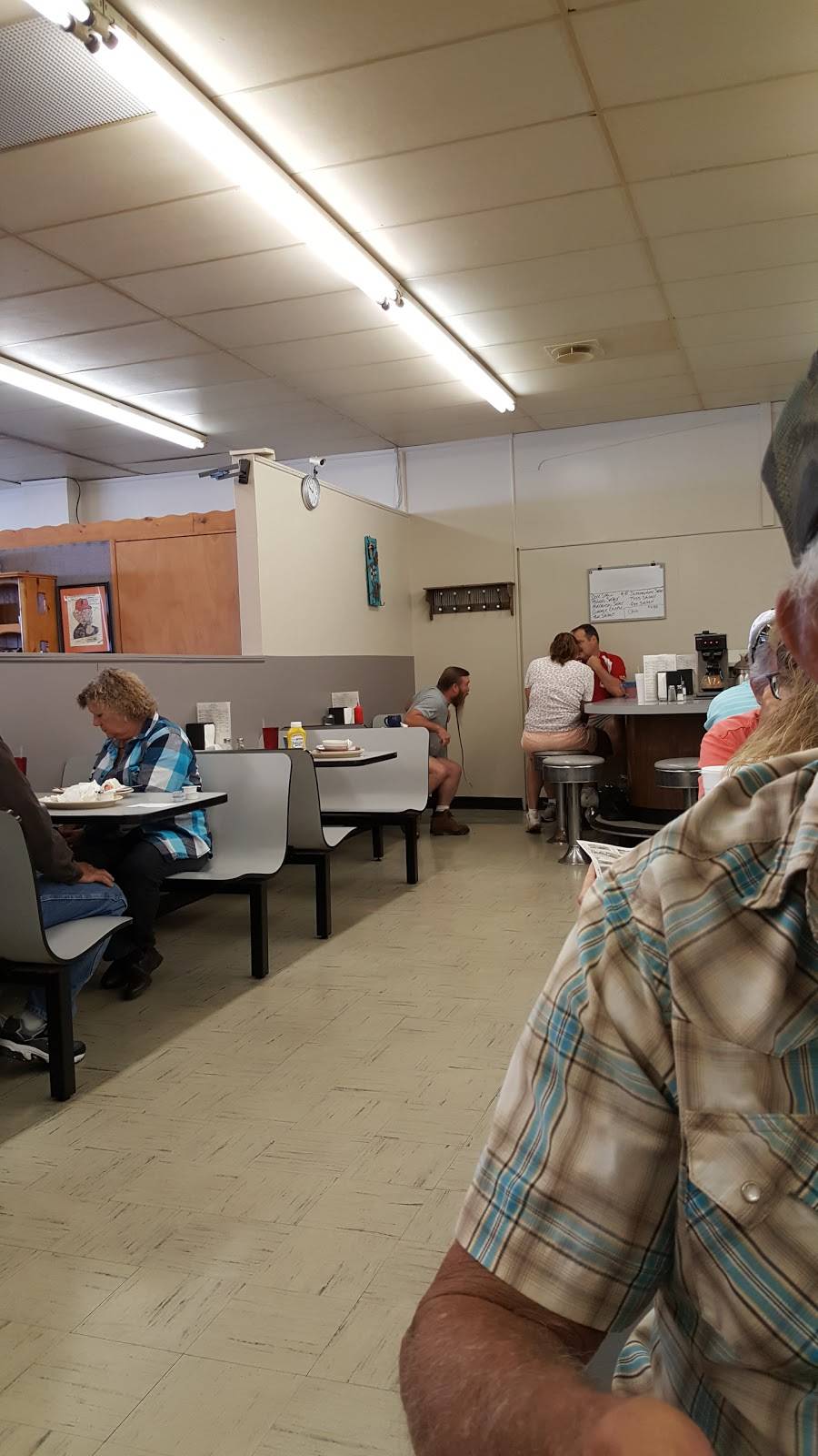 Mikes Grill | restaurant | 517 Clifty Dr, Madison, IN 47250, USA | 8122734761 OR +1 812-273-4761