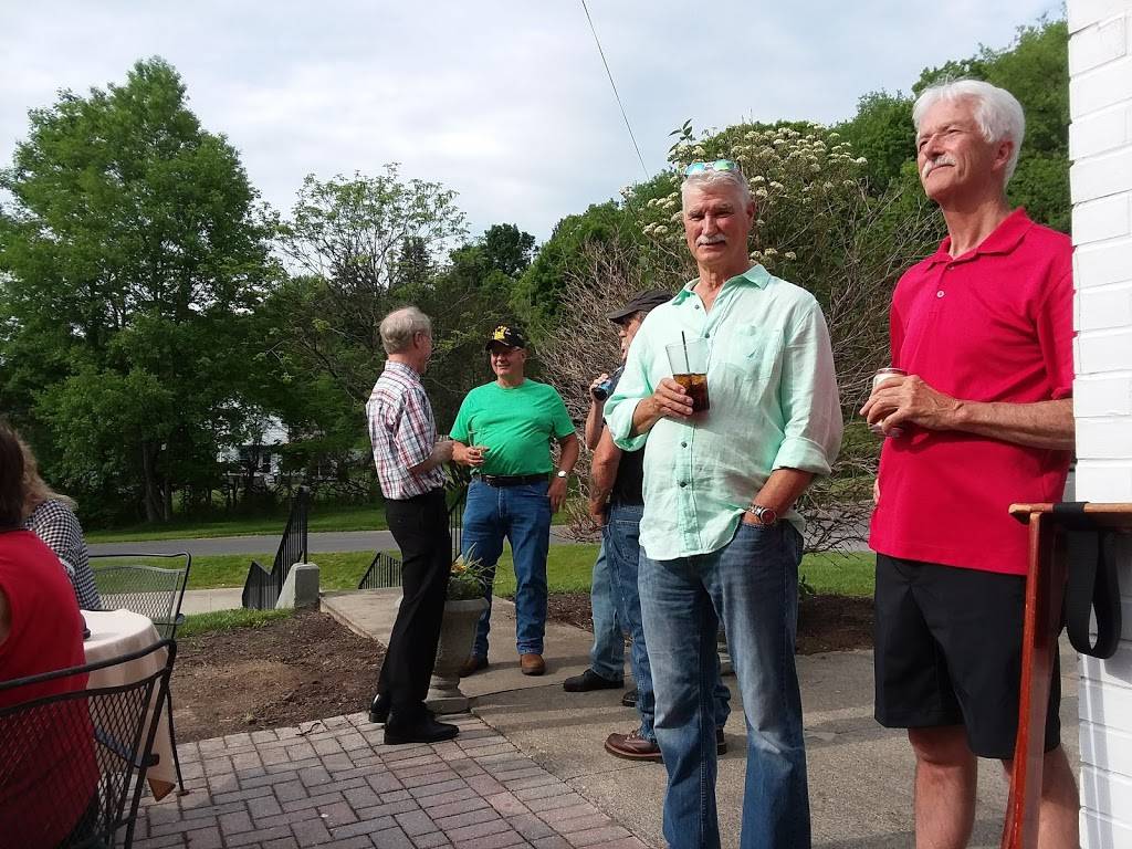 Seven Oaks Clubhouse Restaurant | restaurant | 73 Payne St, Hamilton, NY 13346, USA | 3158244420 OR +1 315-824-4420