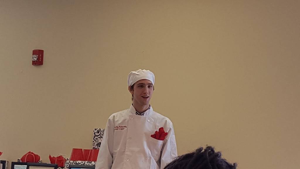 Kidz Table | restaurant | 1901 62nd St, Baltimore, MD 21237, USA | 4109820850 OR +1 410-982-0850