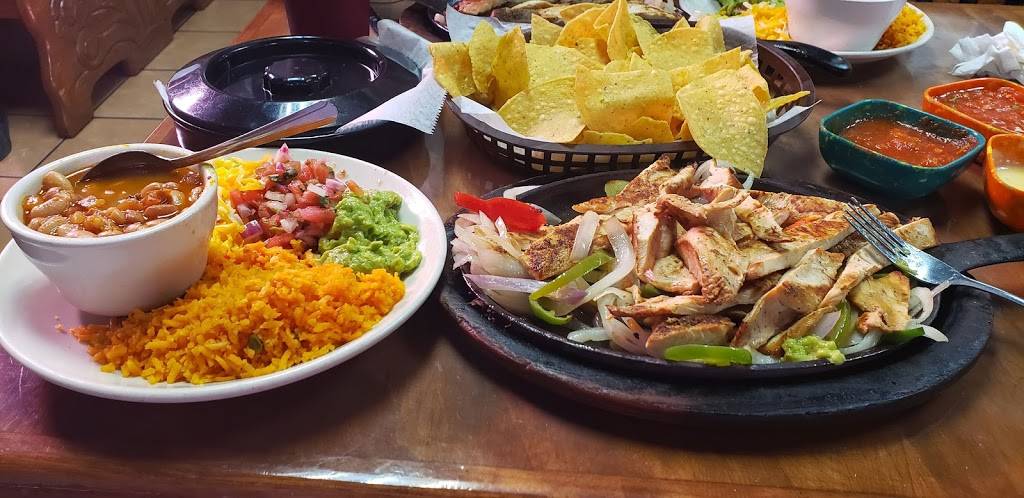 El Mexicano Grill | restaurant | 114 E Franklin St, Waxahachie, TX 75165, USA | 9729371191 OR +1 972-937-1191