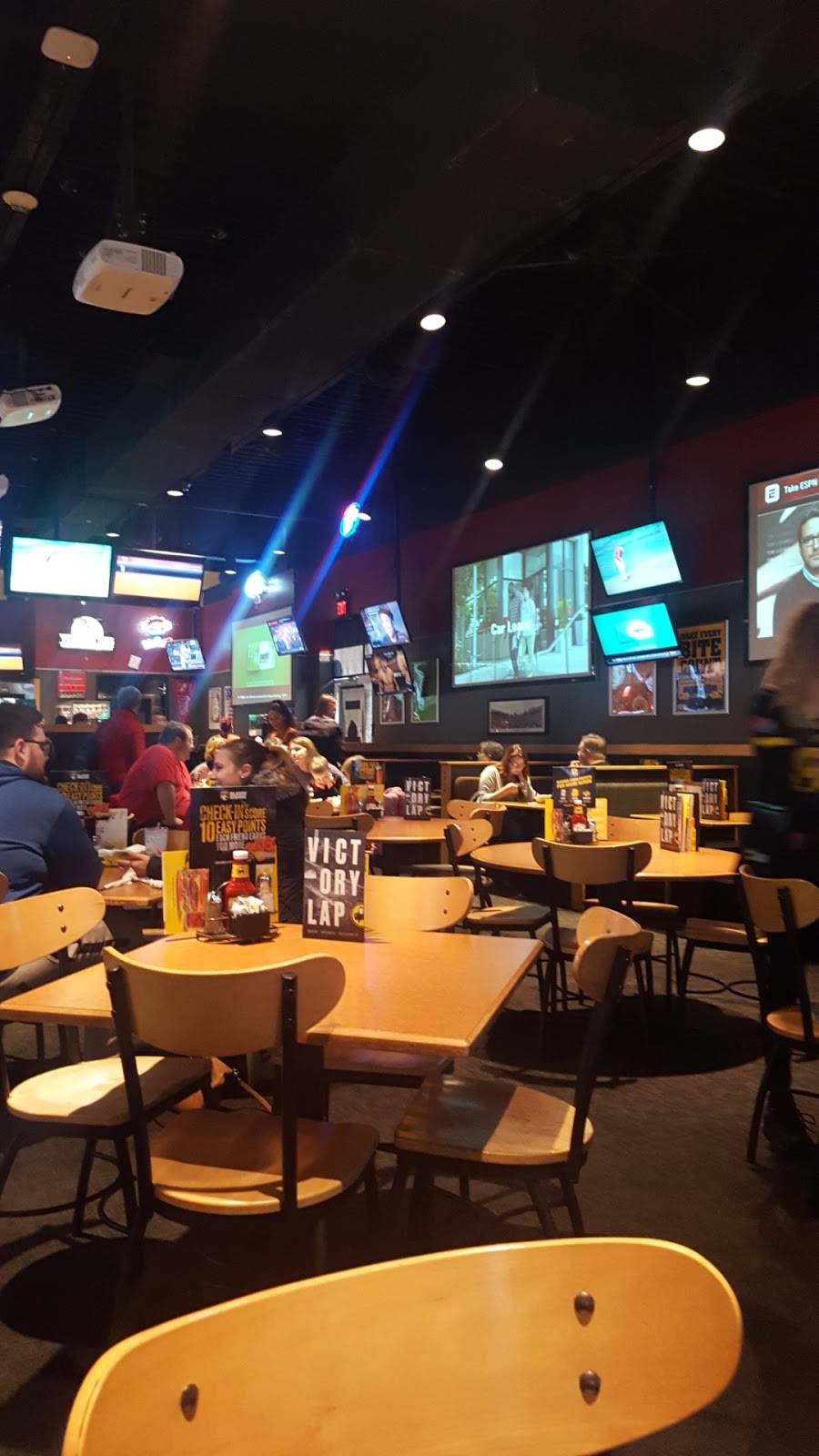 Buffalo Wild Wings | restaurant | 1248 Columbus Ave, Lebanon, OH 45036, USA | 5132282120 OR +1 513-228-2120