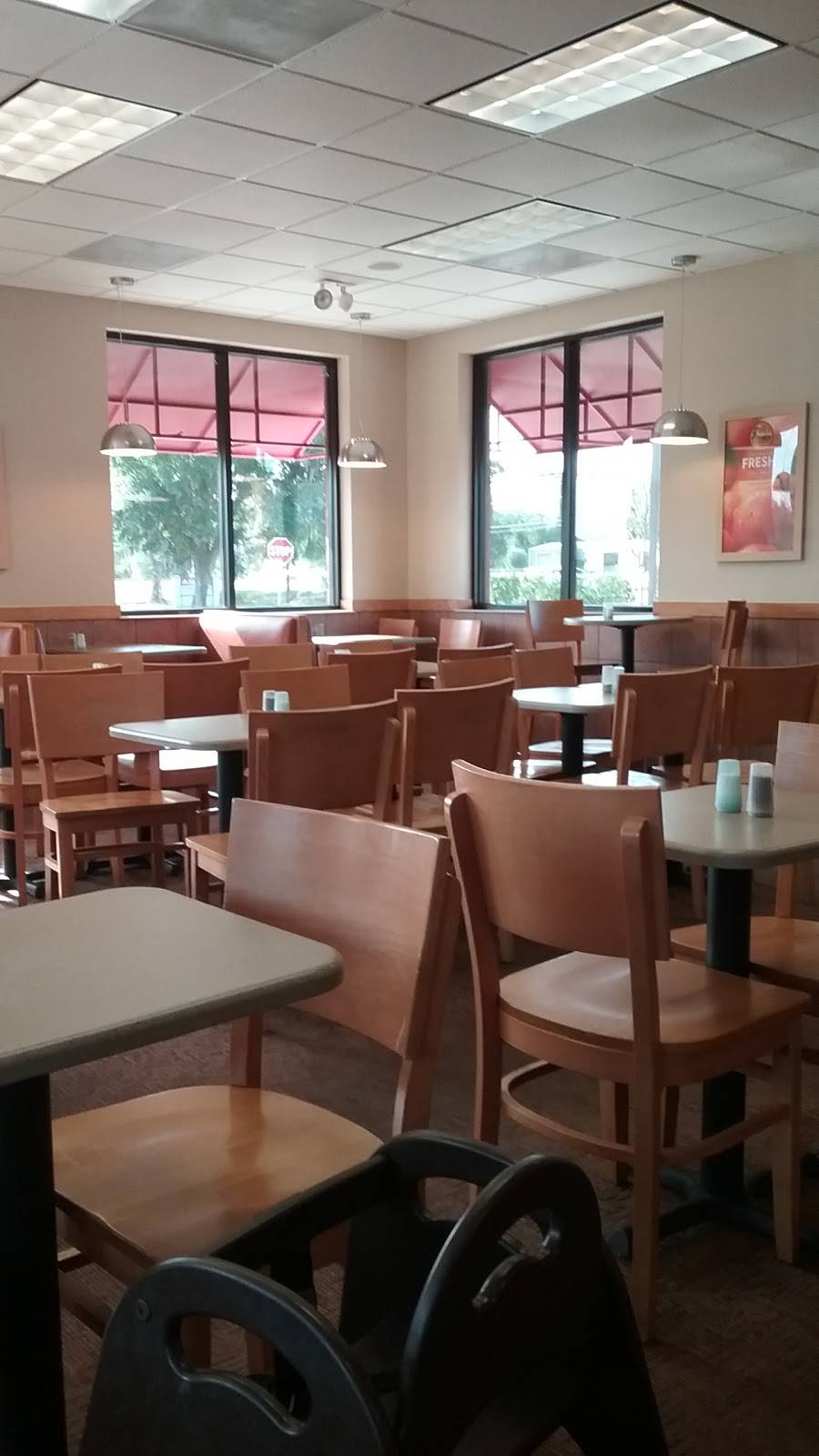 Wendys | restaurant | 2570 Commerce Pkwy, Bunnell, FL 32110, USA | 3864373277 OR +1 386-437-3277