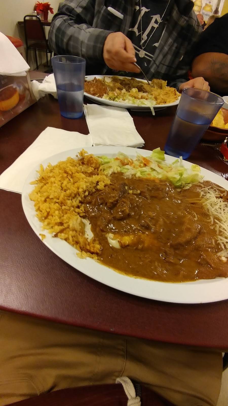 Mazatlan Cafe | restaurant | 125 N Sacramento St, Lodi, CA 95240, USA | 2093340364 OR +1 209-334-0364