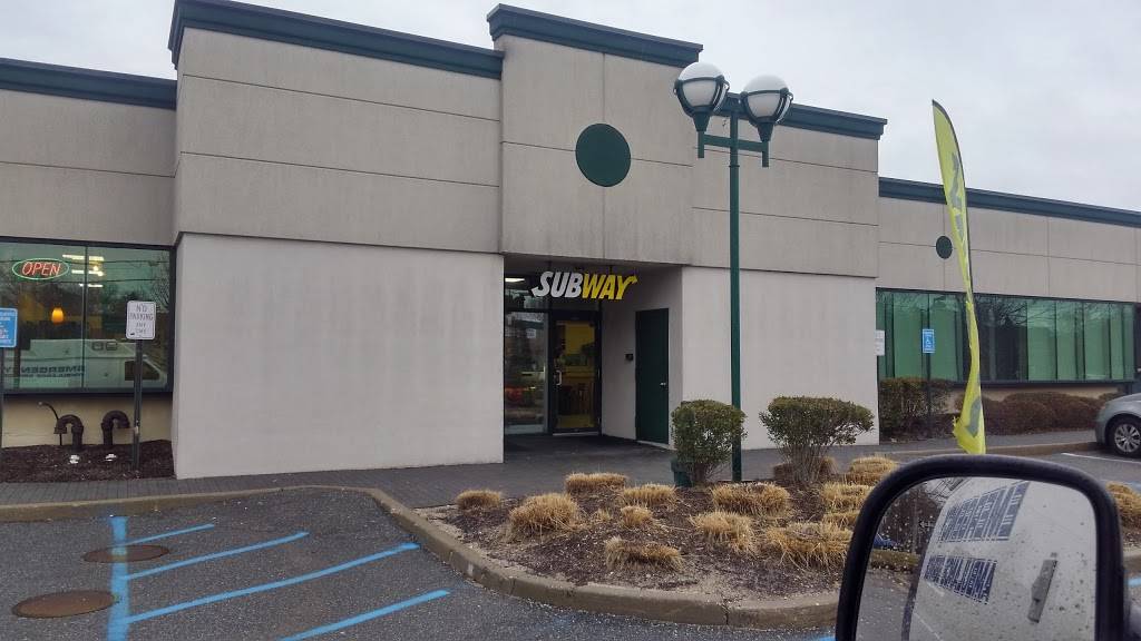 Subway Restaurants | restaurant | 3460 Veterans Memorial Hwy Suite 4, Bohemia, NY 11716, USA | 6316152377 OR +1 631-615-2377