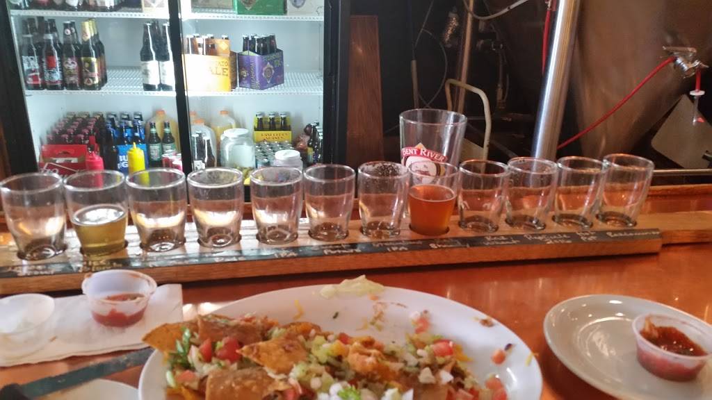 Bent River Brewing Co | restaurant | 1413 5th Ave, Moline, IL 61265, USA | 3097972722 OR +1 309-797-2722