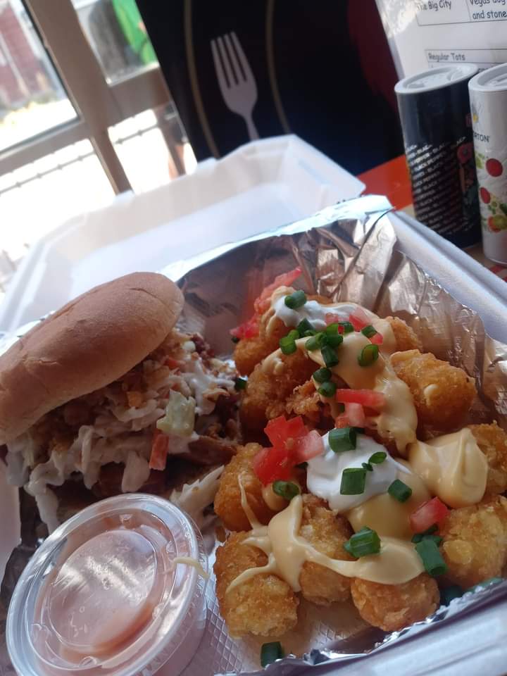 Kurtzys Kitchen | restaurant | 121 N Linn St, Iowa City, IA 52245, USA | 7196008539 OR +1 719-600-8539