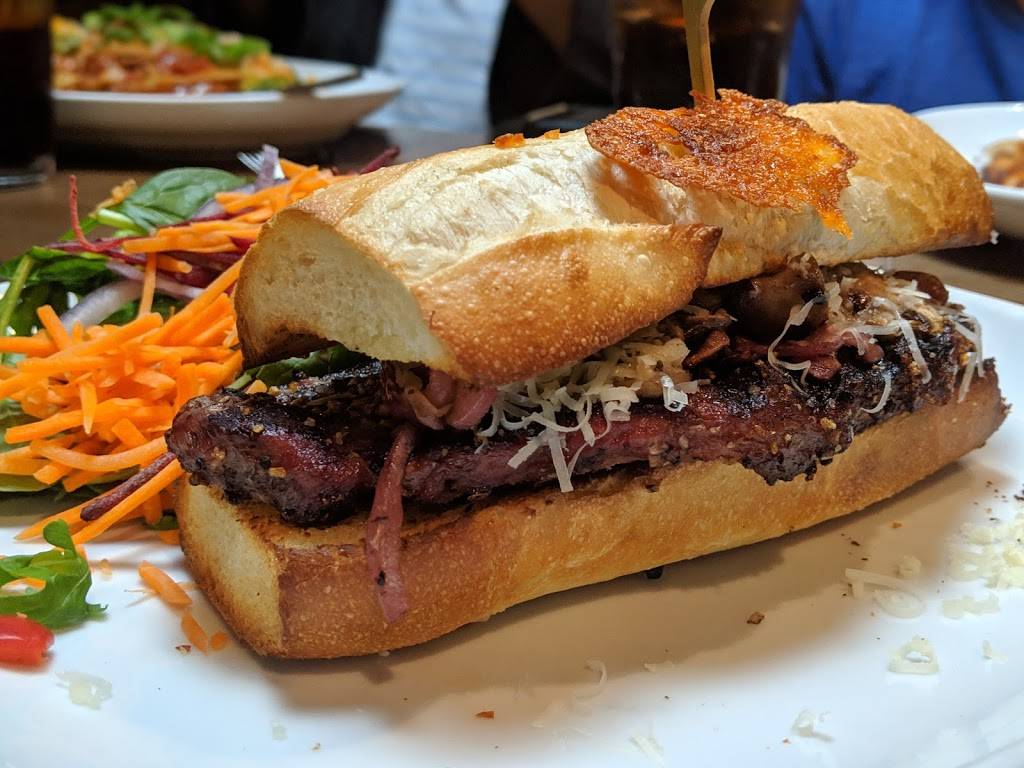 Boston Pizza | restaurant | 3884 Innes Rd, Orléans, ON K1W 1K9, Canada | 6135900881 OR +1 613-590-0881