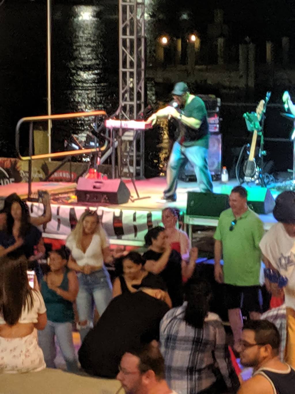 Rocky Mountain Grill | restaurant | 333 Waterside Dr, Norfolk, VA 23510, USA