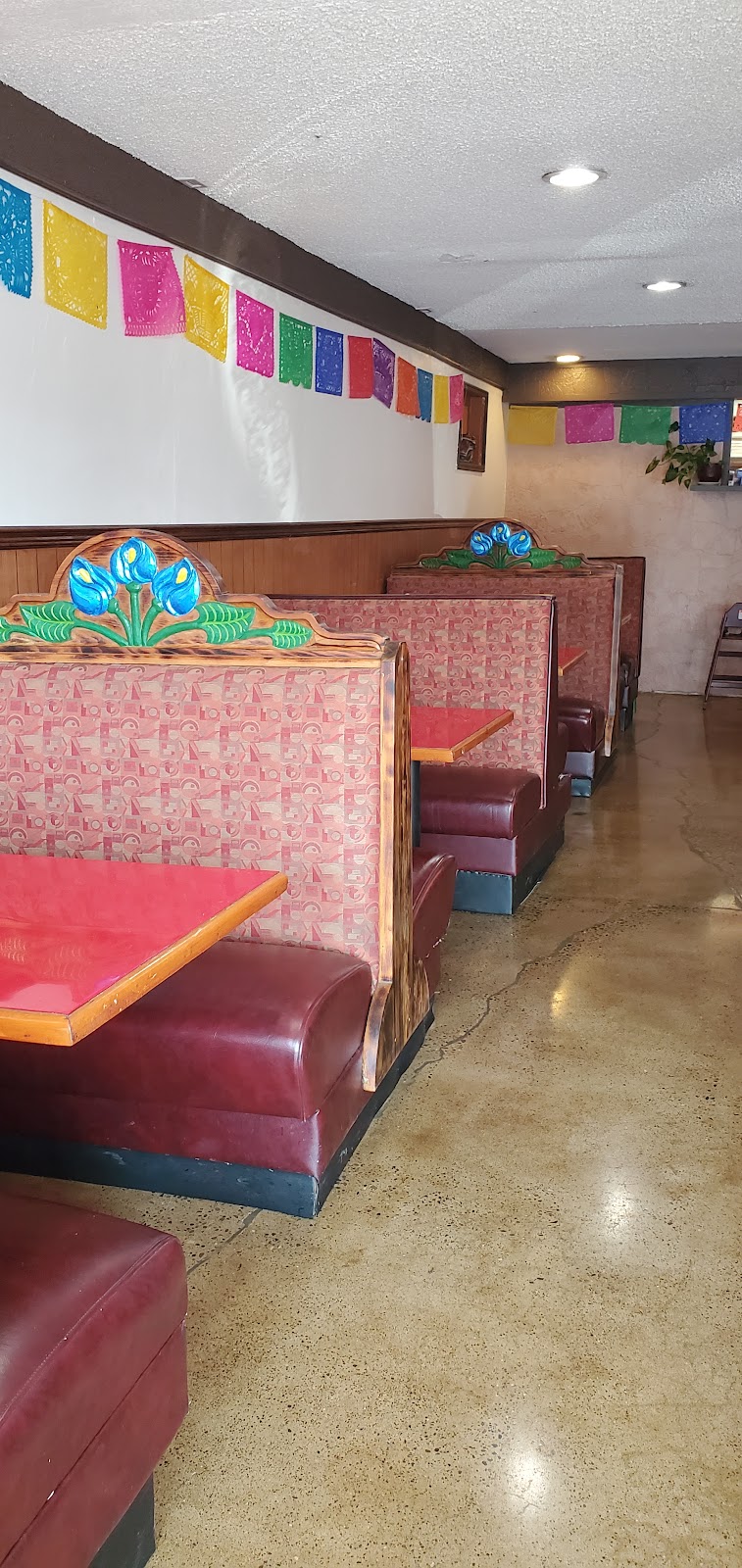 Miguels Family Mexican Restaurant | restaurant | 411 4th Ave, Gold Hill, OR 97525, USA | 5418554296 OR +1 541-855-4296