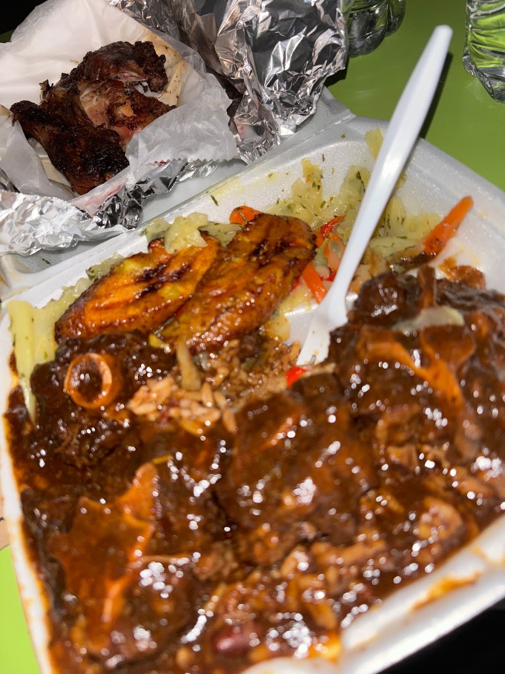 Irie jerk hut 4 | restaurant | 311 W 79th St, Chicago, IL 60620, USA | 7738912460 OR +1 773-891-2460