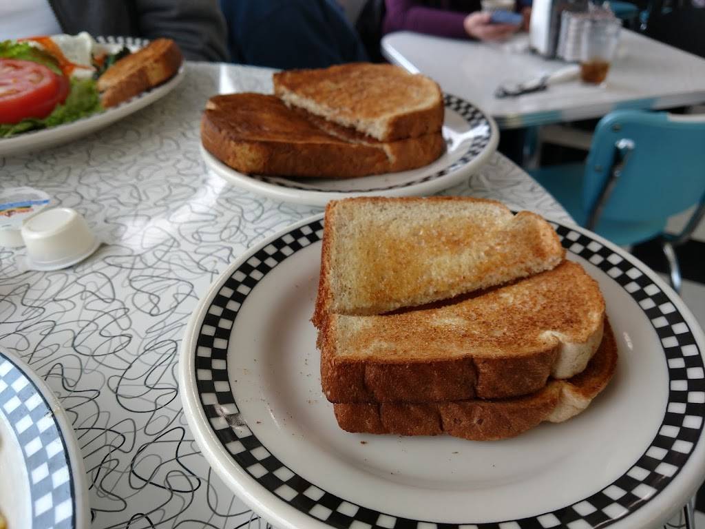 Pops Diner | restaurant | 860 N Main St, Hendersonville, NC 28792, USA | 8286931035 OR +1 828-693-1035