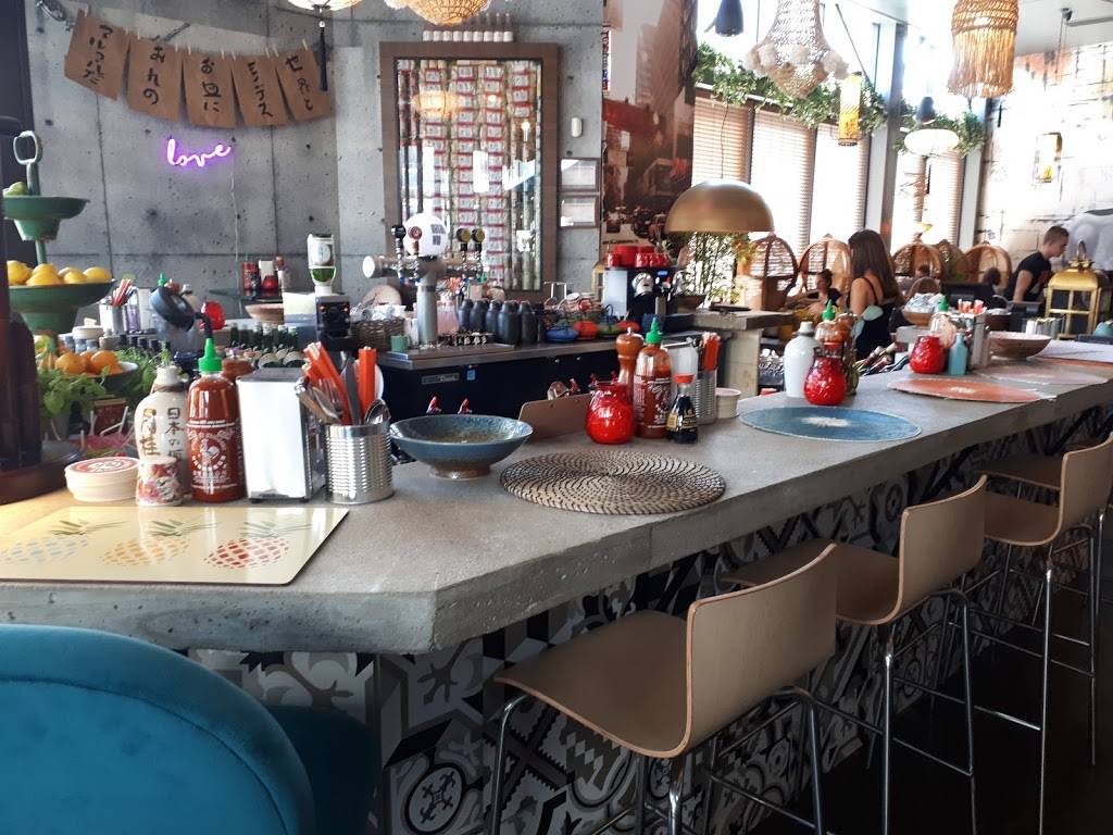 Madame Woo | restaurant | 295 Rue des Forges, Trois-Rivières, QC G9A 2G9, Canada | 8198415159 OR +1 819-841-5159