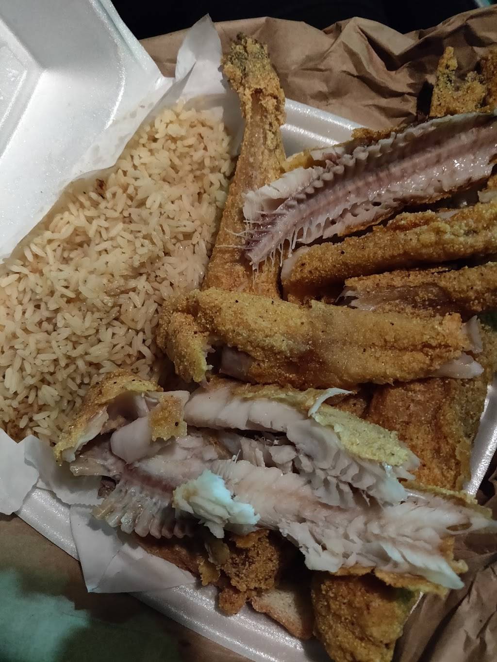 Alis Steak Fish And Chicken | restaurant | 9315 Lewis and Clark Blvd A, Jennings, MO 63136, USA | 3148683999 OR +1 314-868-3999