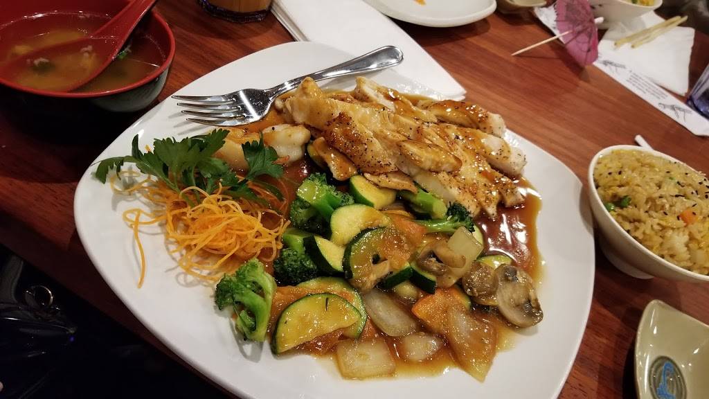 Sakura Japanese Restaurant | restaurant | 2302 N Richmond Rd, McHenry, IL 60050, USA | 8153443030 OR +1 815-344-3030