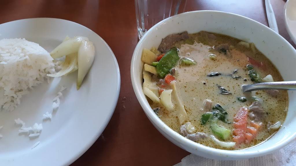 Kims Thai Restaurant | restaurant | 938 W Layton Ave, Milwaukee, WI 53221, USA | 4142828687 OR +1 414-282-8687