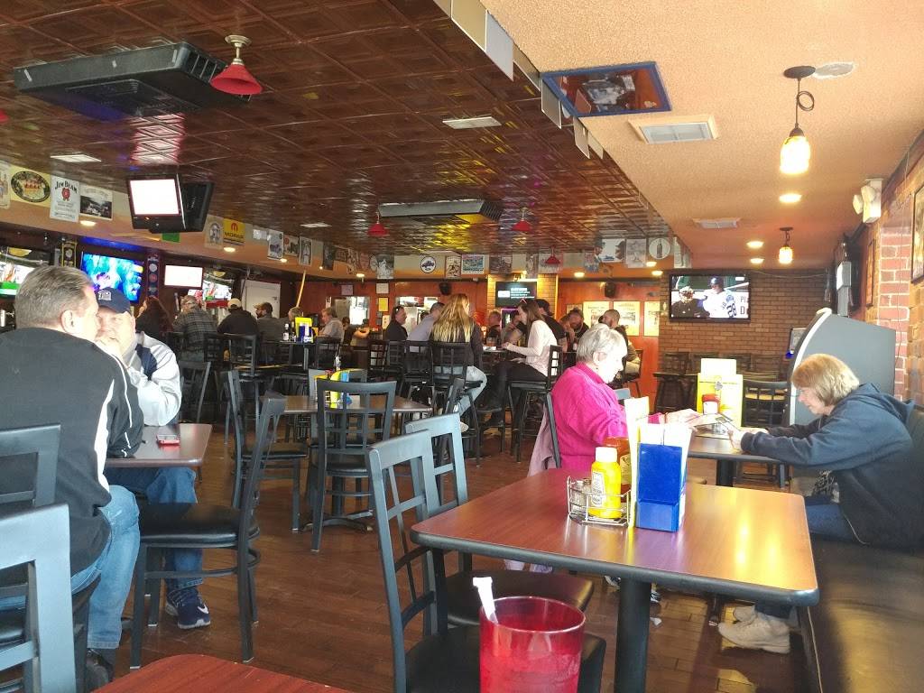 Union Lake Tap | restaurant | 7760 Cooley Lake Rd, Waterford Twp, MI 48327, USA | 2483630400 OR +1 248-363-0400