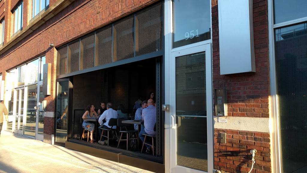 Roister Restaurant | restaurant | 951 W Fulton Market, Chicago, IL 60607, USA | 3127894896 OR +1 312-789-4896