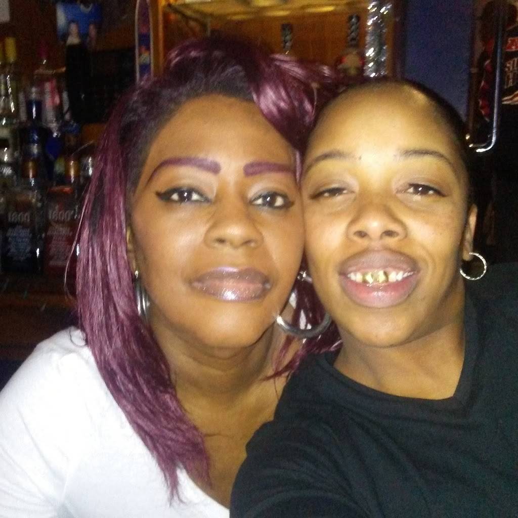 Neighborhood Bar & Grill | restaurant | 4337 N Broadway, St. Louis, MO 63147, USA | 3144997236 OR +1 314-499-7236