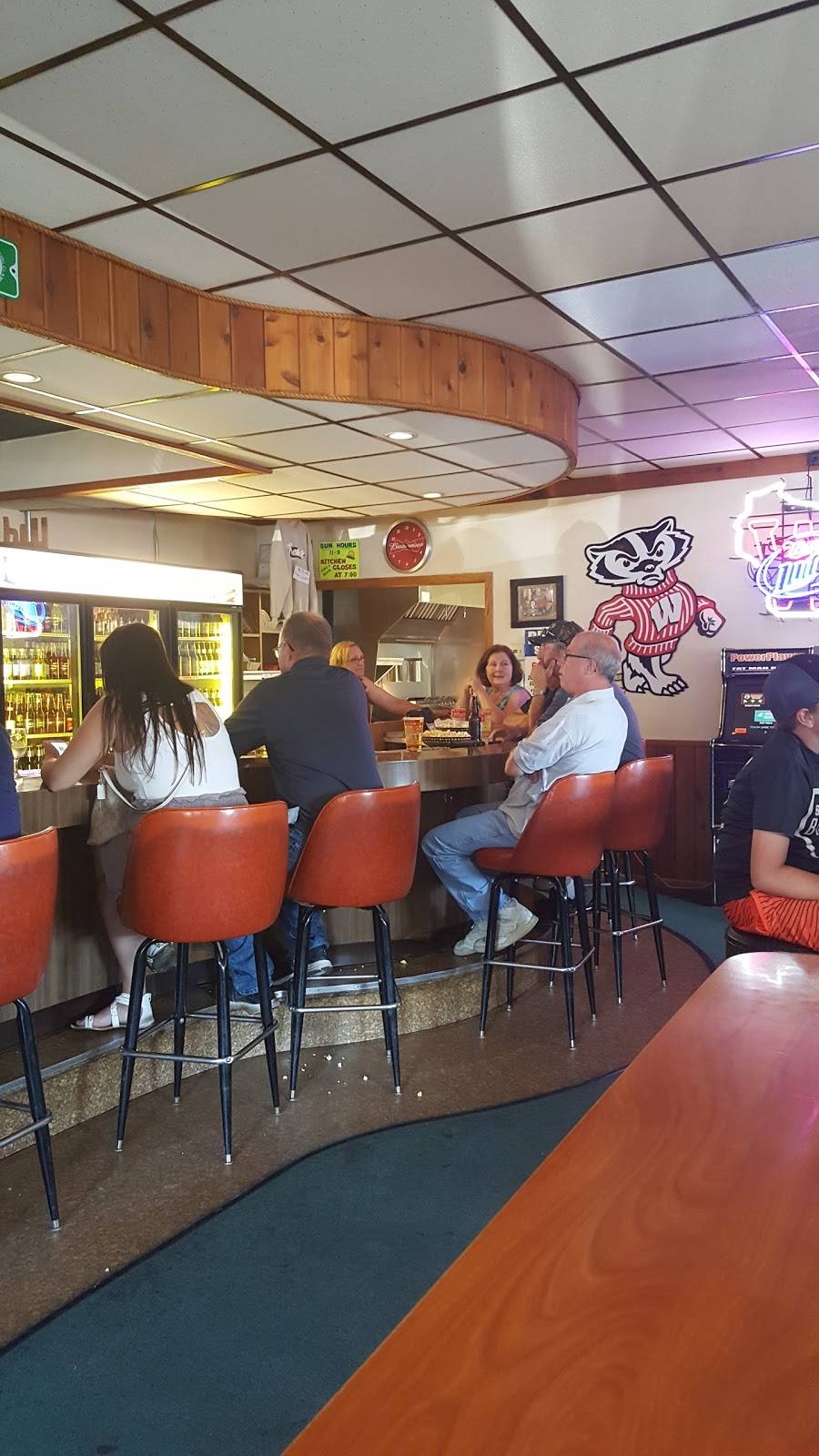 Rose Hill Bar | meal takeaway | 2206 E Main St, Kaukauna, WI 54130, USA | 9207660176 OR +1 920-766-0176