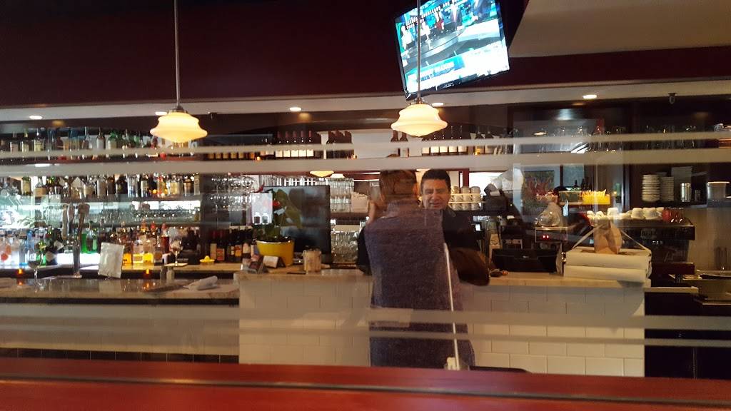 Racanellis Original Pizza & Brew | restaurant | 85 Knollwood Rd, White Plains, NY 10607, USA | 9149465211 OR +1 914-946-5211