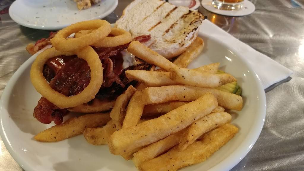 Teddy Gs Pub & Grille | restaurant | 179 Main St, Sturbridge, MA 01566, USA | 5083471900 OR +1 508-347-1900