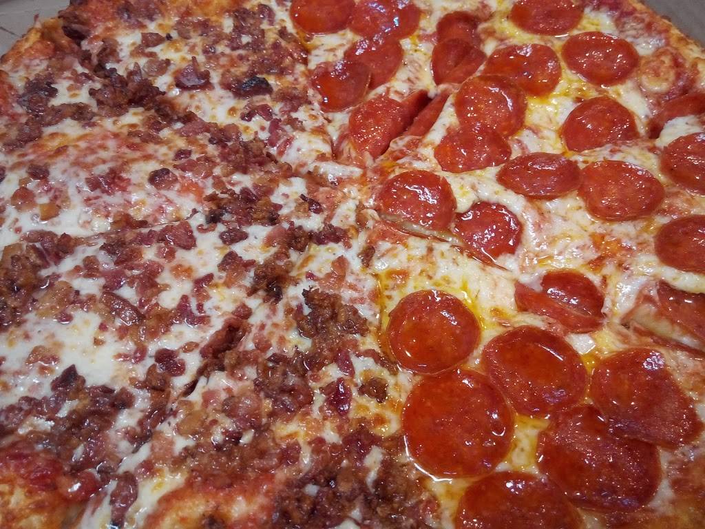 Pats Pizzeria | meal takeaway | 40 Marrows Rd, Newark, DE 19713, USA | 3027381000 OR +1 302-738-1000