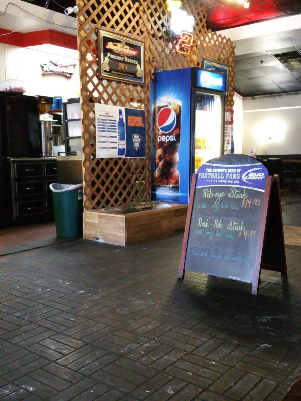 Jays sports grill | restaurant | 704 W Fort Williams St, Sylacauga, AL 35150, USA | 2562070700 OR +1 256-207-0700