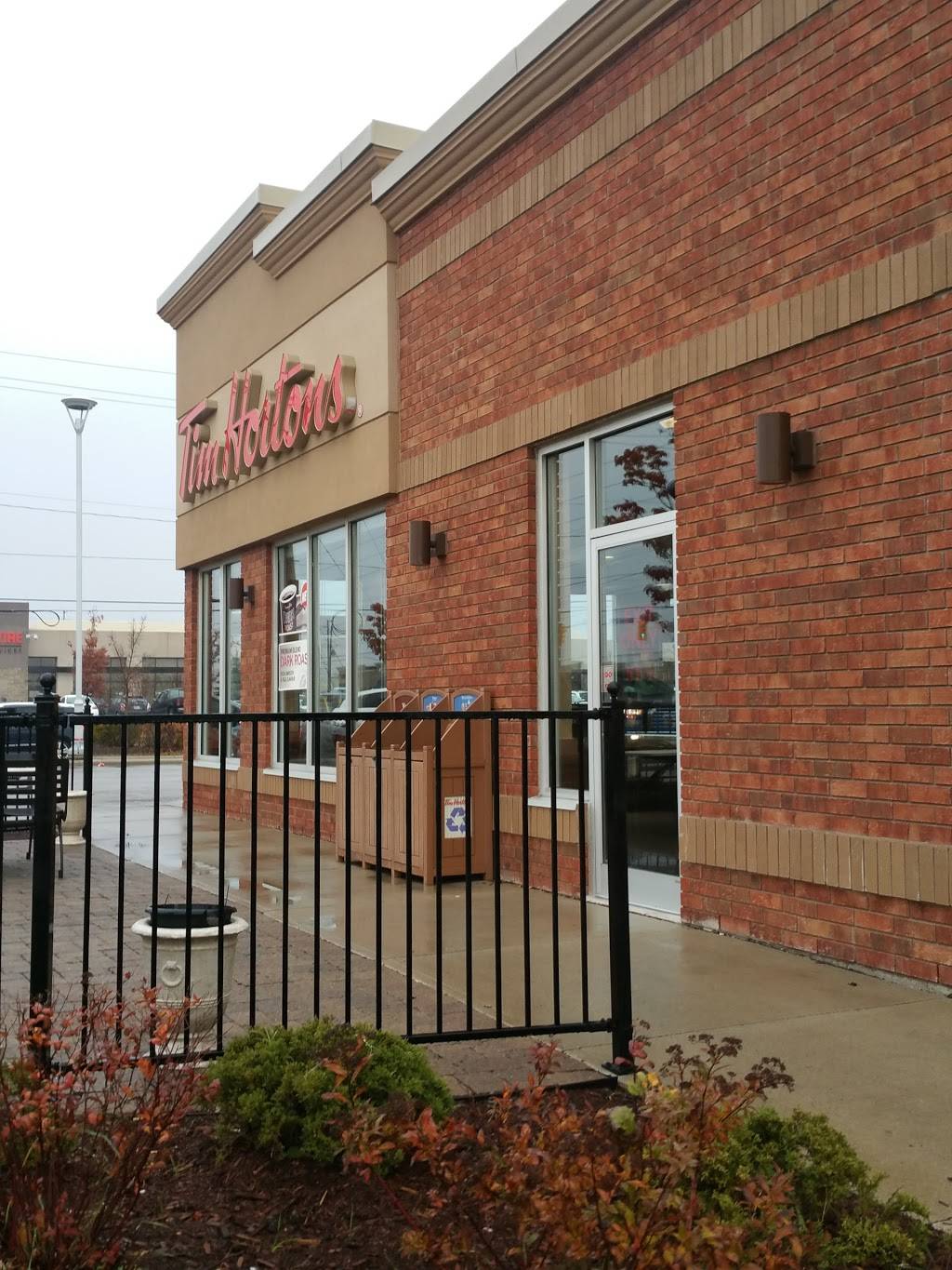 Tim Hortons | restaurant | 3480 Superior Ct, Oakville, ON L6L 0C4, Canada | 9054691788 OR +1 905-469-1788