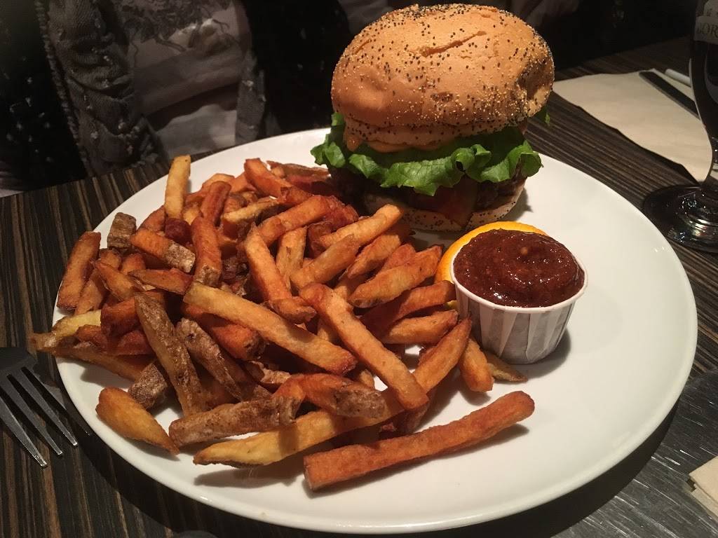 Chez Victor | restaurant | 2360 Ch Ste-Foy, Québec, QC G1V 4H2, Canada | 4183530905 OR +1 418-353-0905